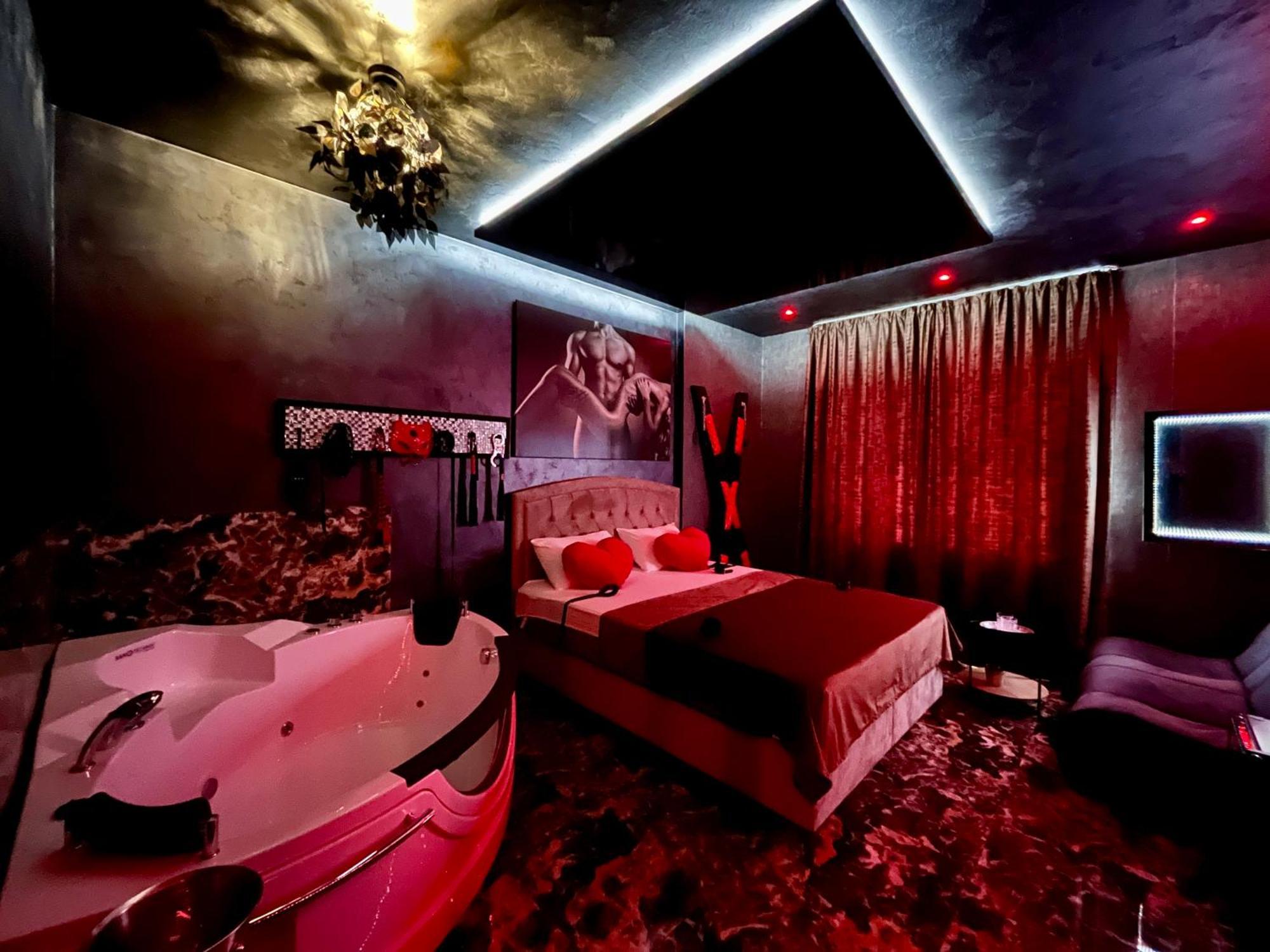 Love Room Bucarest Esterno foto